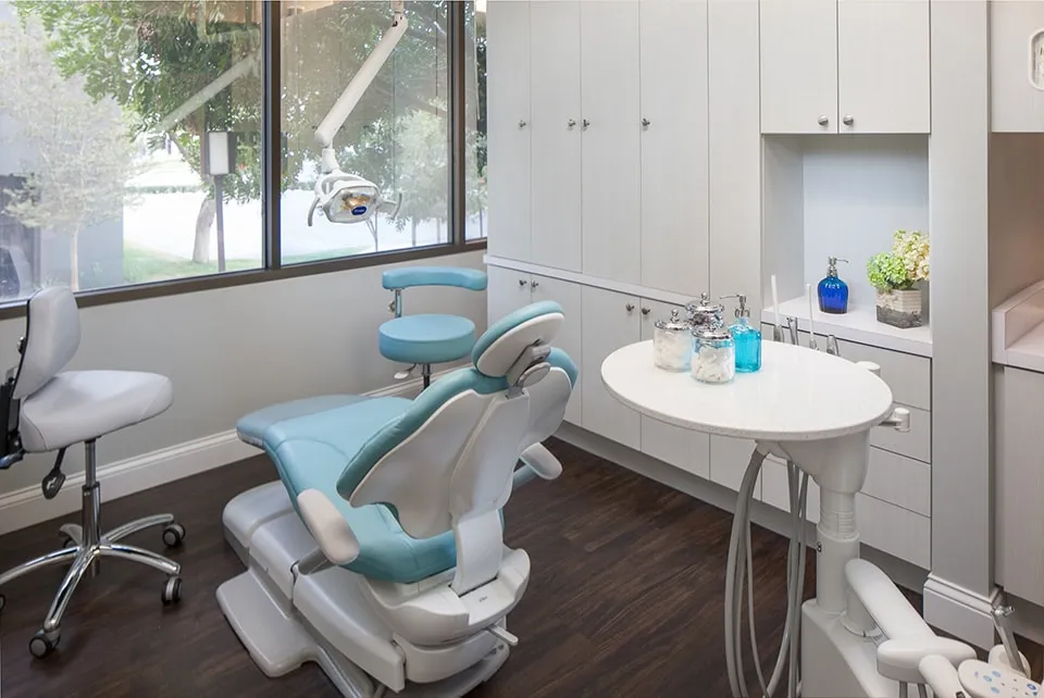 office cosmetic dentist
